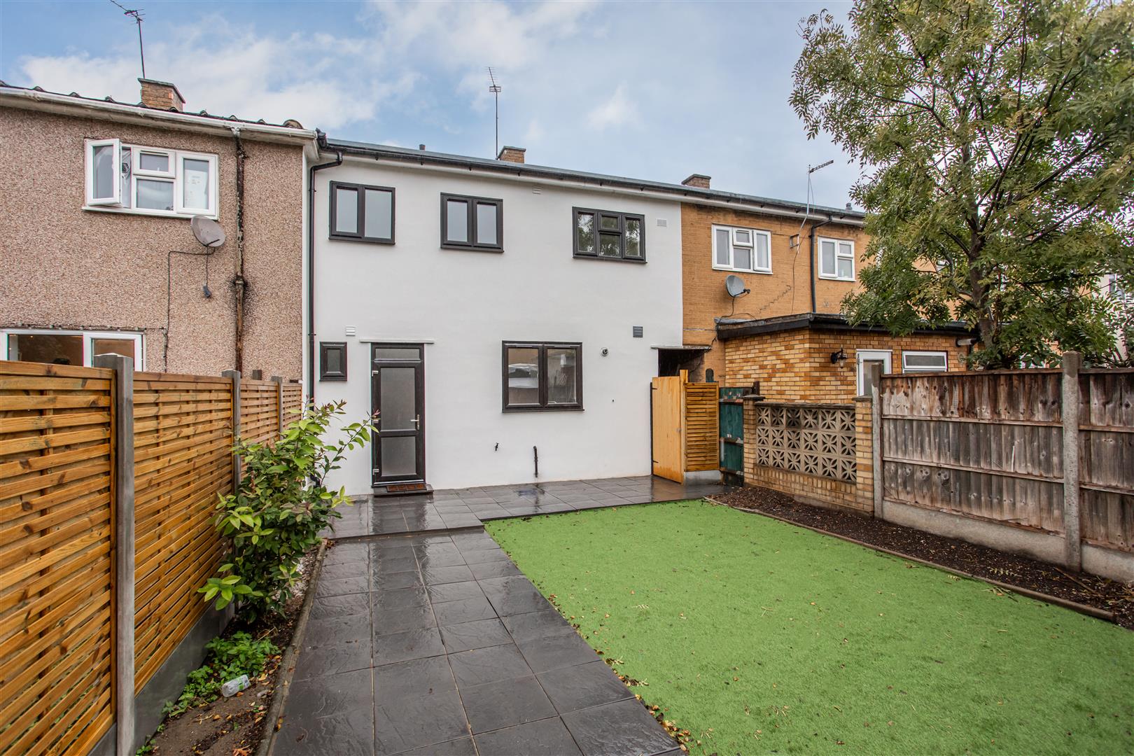 3 bed property in Ernest Street, Stepney Green